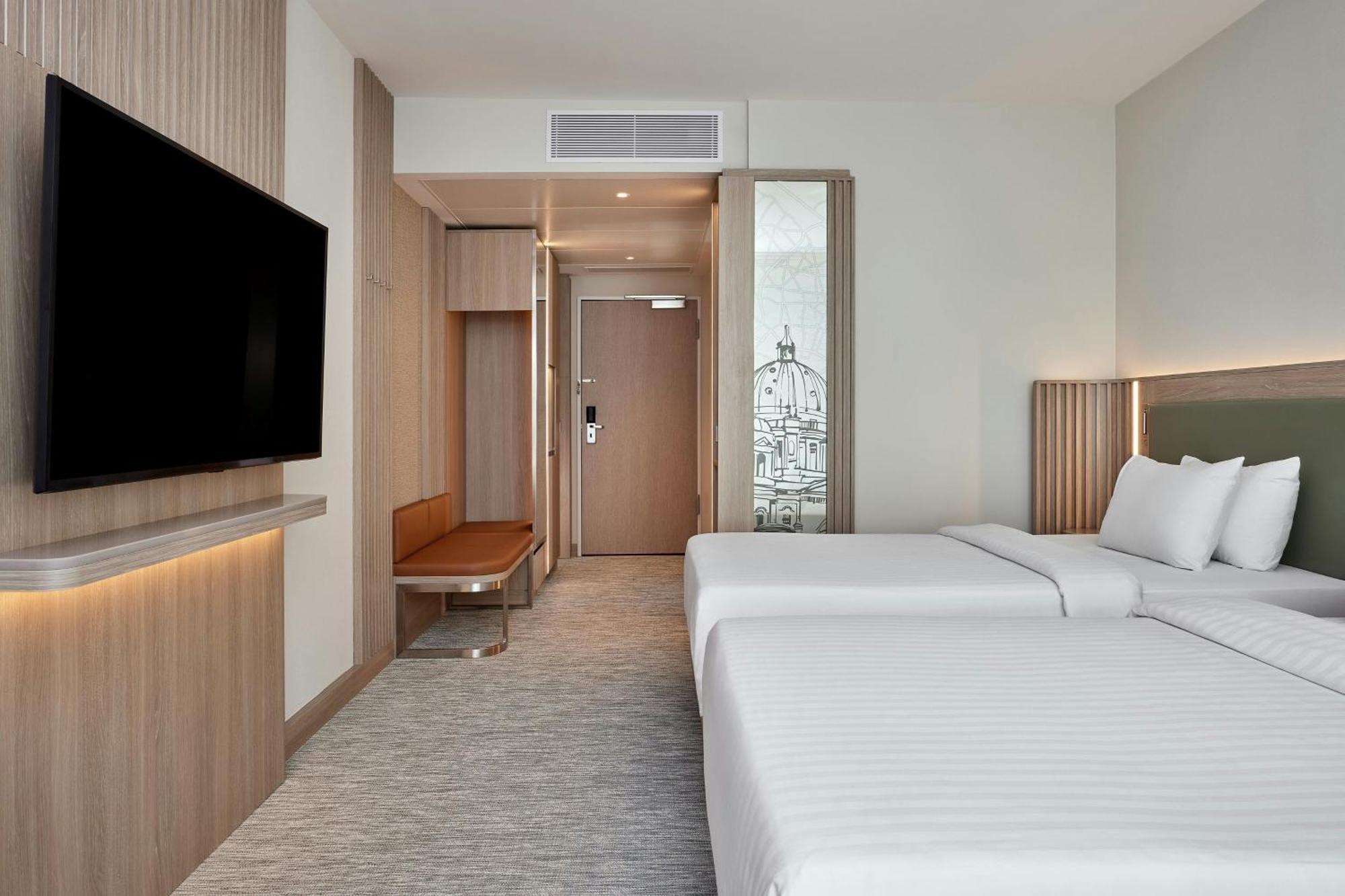 Courtyard By Marriott Berlin City Center Exterior photo